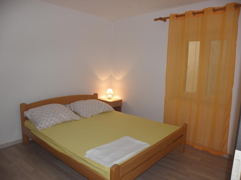 Apartment Jartic Betina  Buitenkant foto